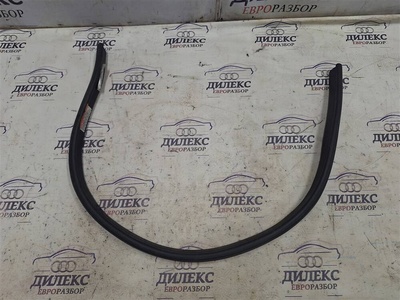 4L0823723 уплотнитель капота Audi Q7 2005-2015 2012