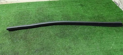 4G0837480A уплотнитель стекла двери Audi Allroad quattro 2012> 2012