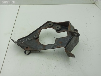 420722 Кронштейн крепления Renault Laguna I (1993-2000) 1999