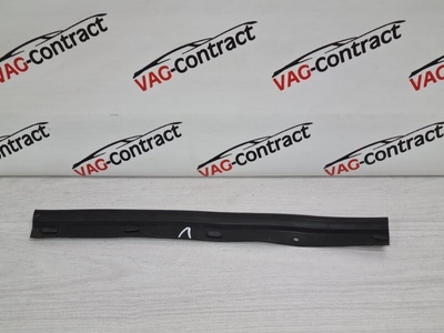 5C6823708 Уплотнитель капота Volkswagen Jetta 6 2012