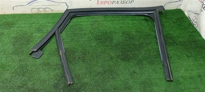 8K5839440f уплотнитель стекла двери Audi A4 (B8) 2007-2015 2012