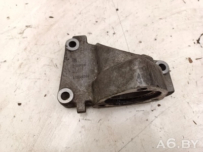 13256906 Кронштейн полуоси Opel Astra H 2007 ,643958655