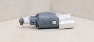 8200168238B Датчик педали тормоза (лягушка) Renault Megane 2 2005 ,5046D