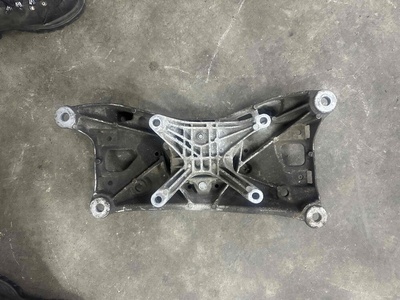 8w0399262ae Балка под КПП Audi A4 B9 рестайлинг (2019—2023) 2022