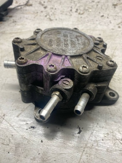 03G145209 Насос вакуумный Skoda Octavia A5 restailing 2006