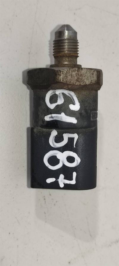 06D906051A Датчик давления топлива Audi A6 2006 ,0261545008,