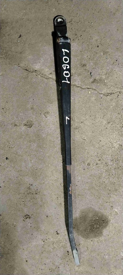 8200620432 Щеткодержатель (поводок стеклоочистителя, дворник) Renault Logan 2007