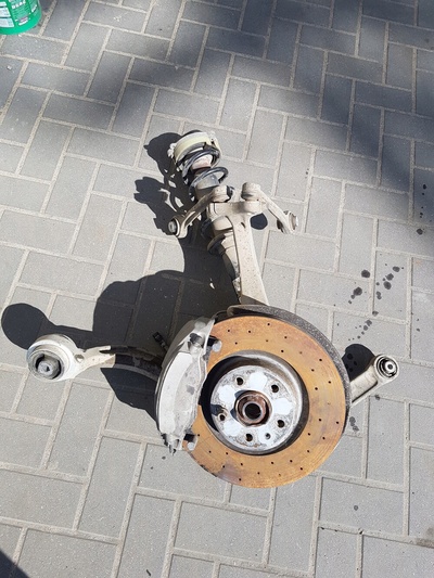 8W0407560 направляющие п амортизатор суппорт 338 a4 b9 2.0 tfsi