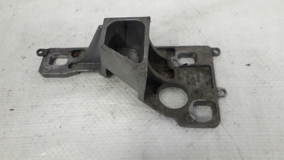 3B0864273A подставка подлкотника passat b5