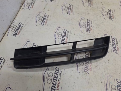 4L0807681B решетка в бампер Audi Q7 2005-2015 2012