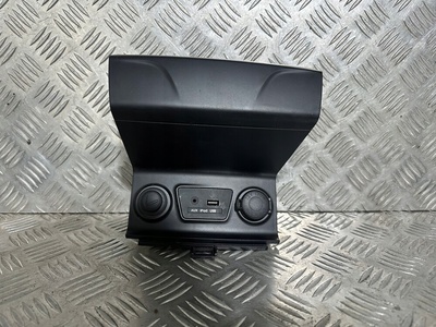 Hyundai ix35 панель разъем зажигалки aux ipod