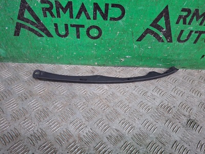 8W0823126 Уплотнитель капота Audi A4 5 B9 2015-нв , 8
