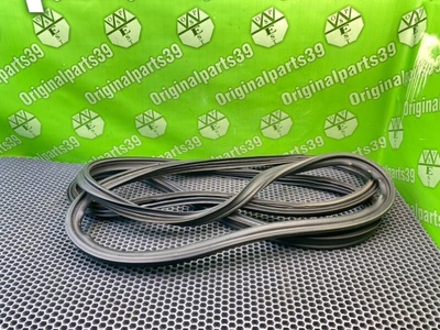 LC6262761A Уплотнительная резинка двери багажника Mazda MPV LW5W 2001 LC62-62-761A, , LC62-62-761B