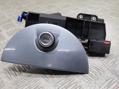 13151889 Ручка крышки багажника Opel Meriva A (2003-2010) 2005 ,