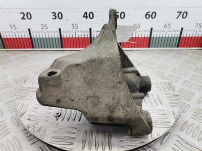 8200277229 Кронштейн (крепление) двигателя (лапа крепления) Renault Scenic 2 (2003-2009) 2007 ,113320021R