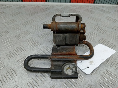 4B0831411A Петля двери передней левой Audi A6 C5 (1997-2005) 1999 ,4B0831411B