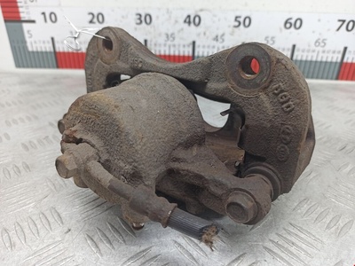 581103Z160 Суппорт передний левый Hyundai i40 (VF) (2011-2019) 2015 ,