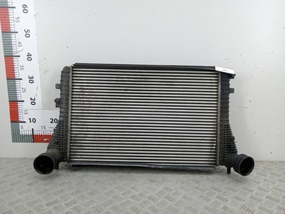 3C0145805R Интеркулер (радиатор интеркулера) Audi A3 8P (2003-2013) 2008 ,