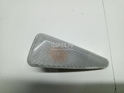 8200602765 Повторитель на крыло правый белый Renault Symbol II (2008 - 2012)