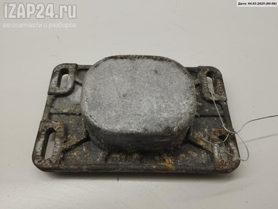 8E0199335K Кронштейн двигателя опорный Audi A4 B7 (2004-2008) 2005