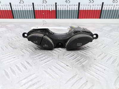 98AG19A945BF Кнопка подогрева (обогрева) заднего стекла Ford Focus 1 (1998-2005) 1999 ,1108367