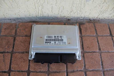 8D0907558T блок управления двигателя audi a4 b5 1.8