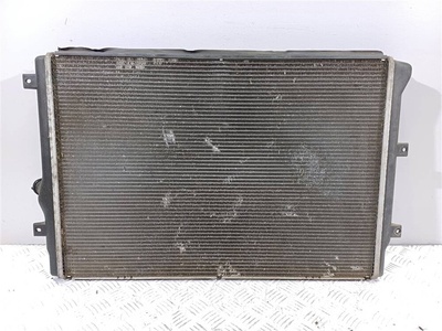 1K0121251DD Радиатор (основной) Skoda Superb 2014 , 1K0121207BA,1K0145803CA,1K0820411AJ,1K0959455BF