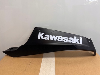 550280646 Плуг боковое обтекатель крышка правая kawasaki ninja 400 18