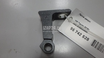 8V5833403C Петля двери VAG A3 (8Y) 2020