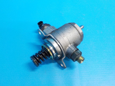 06J127025F Топливный насос высокого давления (ТНВД) SKODA Octavia A5 (1Z) 2004-2013