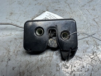 6N0827505A Замок багажника Volkswagen Polo 3 1997