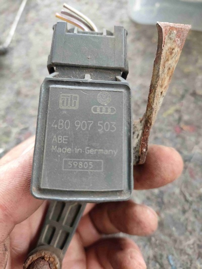 4B0907503 Датчик клиренса Audi A6 C5(1997-2004) 2001