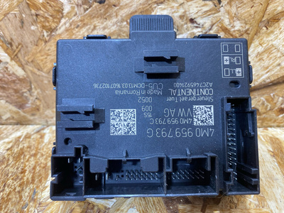 4M0959793G Блок управления двери Audi A4 B9 2016