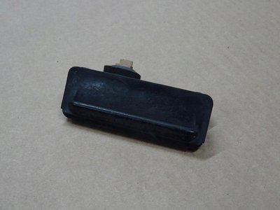 8D0827566B audi a3 8l a4b5 микровыключатель ручка люка