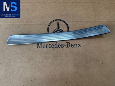 A1666860736 Накладка на порог внутренняя задняя левая Mercedes GL X166 2014 ,1666860736