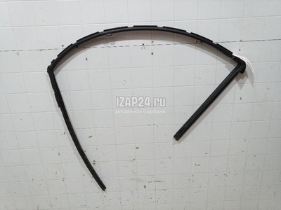 803319U10A Уплотнитель стекла двери Nissan Note (E11) (2006 - 2013)