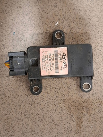 956902S000 Ix35 10 - 15 датчик esp 95690 - 2s000