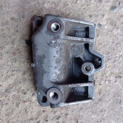 1K0199111D Кронштейн КПП Skoda Octavia A5 2007