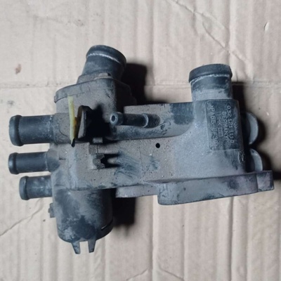 032121111D Корпус термостата Skoda Octavia A4 1998