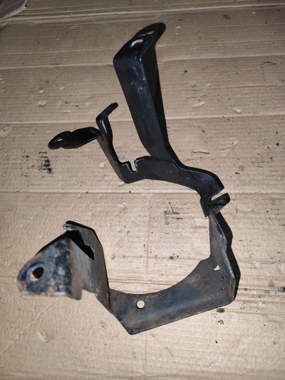 6R0423845 Кронштейн гидроусилителя Volkswagen Fox 2010