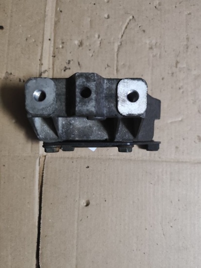 1K0199111E Кронштейн КПП Audi A3 8P 2005