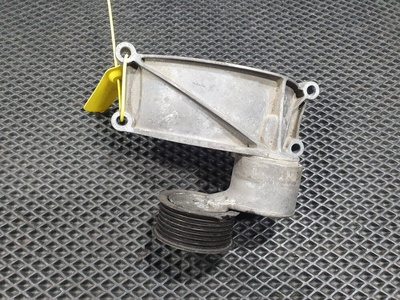 06E903143D Кронштейн генератора Audi A6 4G/C7 2016 ,06E903133AC