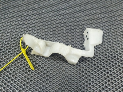 8W0807283 Кронштейн крепления бампера Audi A4 B9 2019