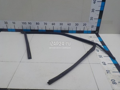 1525317 Уплотнитель двери Ford S-MAX (2006 - 2015)