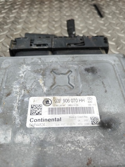 03f906070hh Блок управления двигателем Skoda Fabia 2013 ,5wp44824