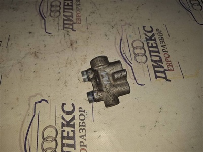 7L0317027A термостат Audi Q7 2005-2015 2012