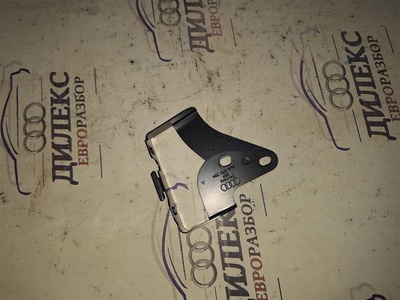 4L0880304A кронштейн (сопут. товар) Audi Q7 2005-2015 2012
