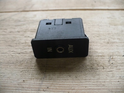 84109237655 мини r55 r56 bmw e87 e90 разъем aux аудио 6930561