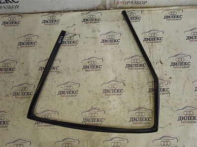4L0839439B уплотнитель стекла двери Audi Q7 2005-2015 2012