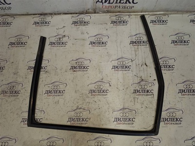 4L0839440B уплотнитель стекла двери Audi Q7 2005-2015 2012